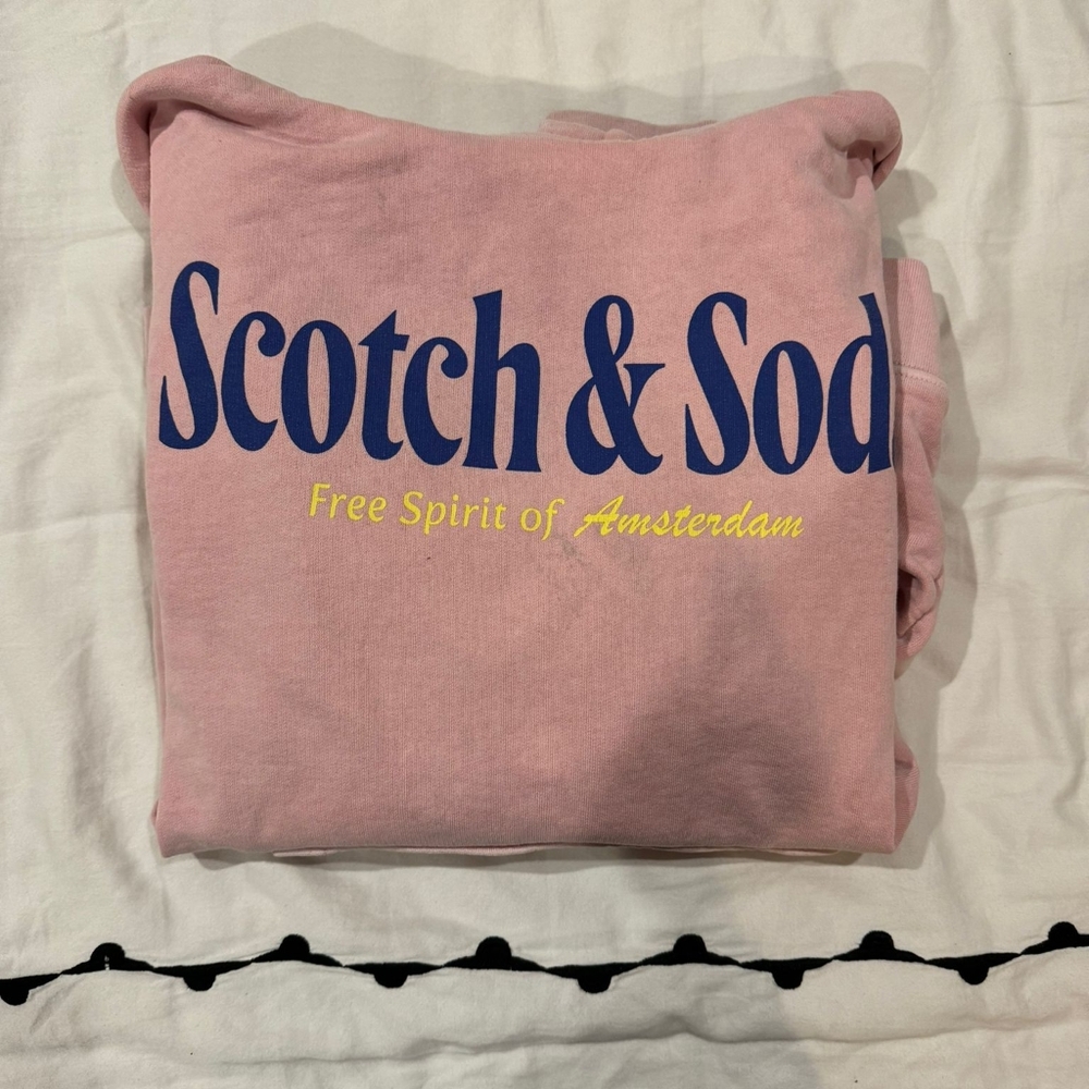 Scotch and soda women's sweatshirt. Barely worn . In like new condition!